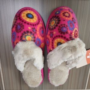 Acorn Fleece Scuff Slippers - PINK **NEW
